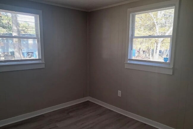 Building Photo - 313 Jacobs St