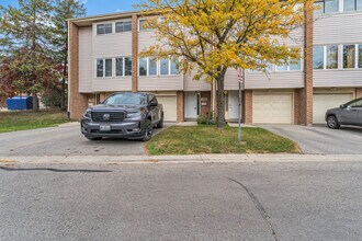 Building Photo - 700 Osgoode Dr