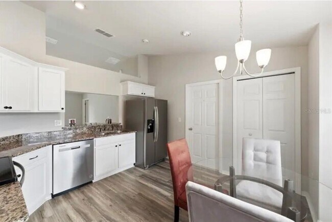 Building Photo - 202 Highland Meadows Pl