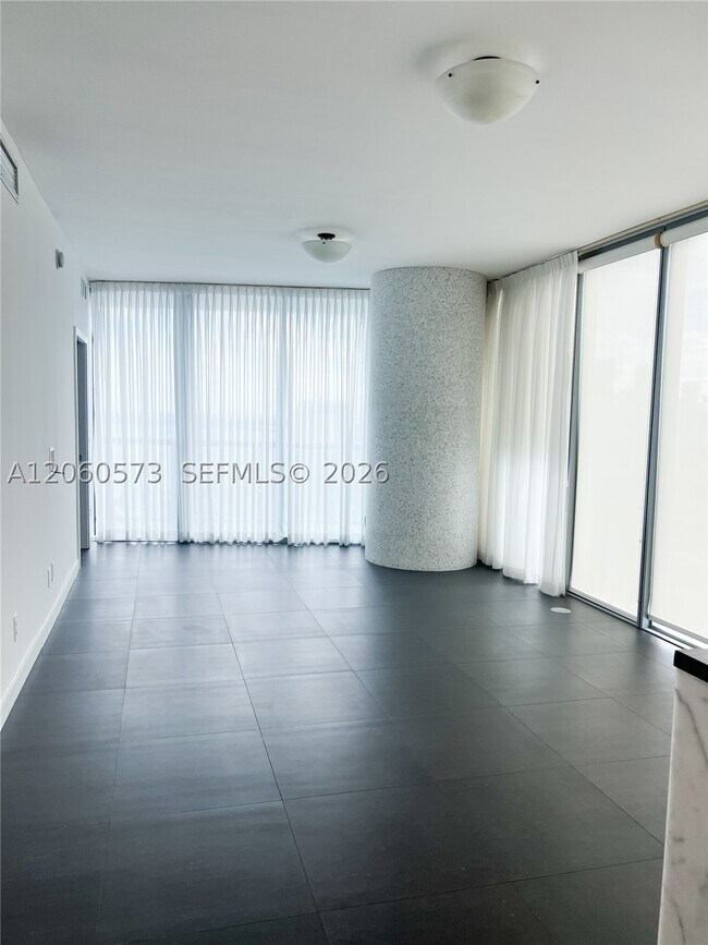 Foto del edificio - 888 Biscayne Blvd
