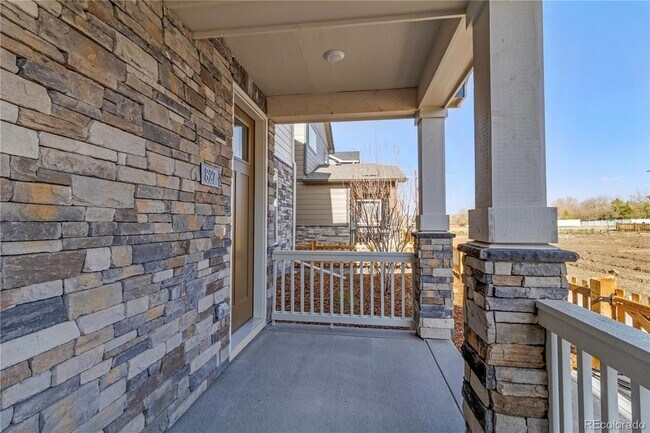 Building Photo - 827 Quatar St
