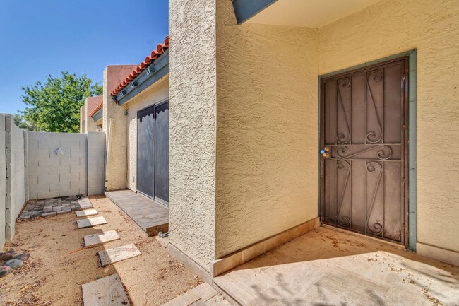 Foto del edificio - 8022 N 32nd Dr