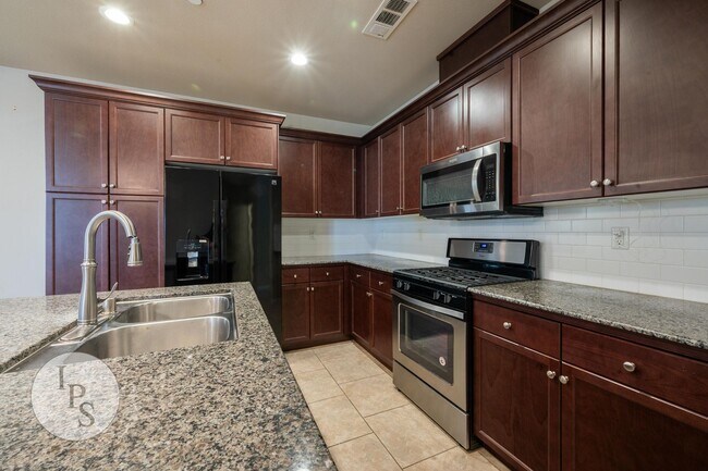 Foto del edificio - Fresno Westside Home, 5BR/3BA, Built 2018 – Great for Families