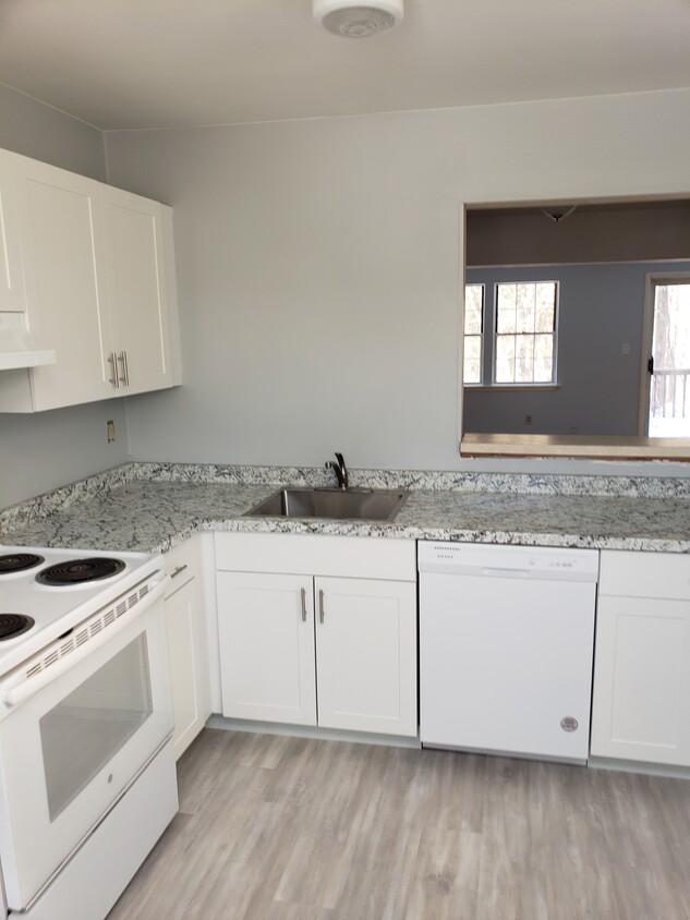 Kitchen - 222 Blake Rd