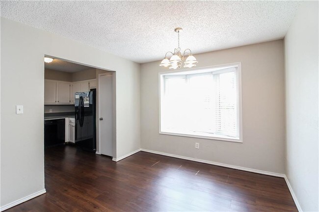 Foto del edificio - 6419 Twin Spruce Ct