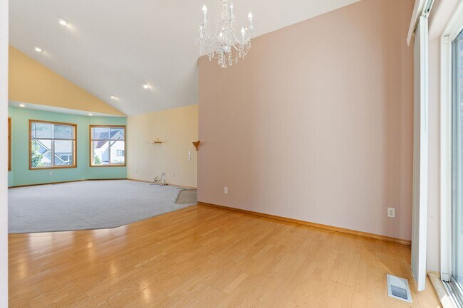 Building Photo - Sexton Mountain - 3 Bed, 2.5 Bath Home!