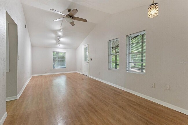 Foto del edificio - 2809 S Brown Ave