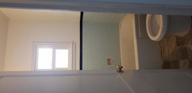 Building Photo - 102 Bluff Rd