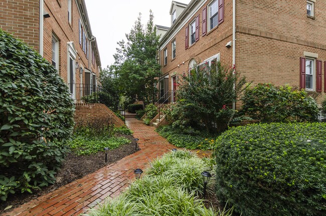 Foto del edificio - 734 N Vermont St