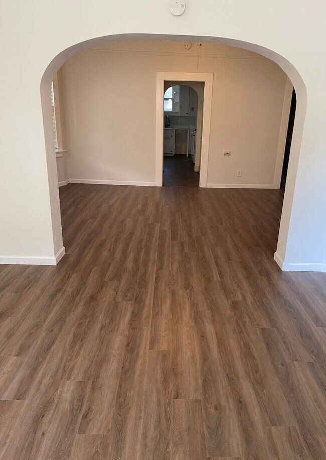 Foto del edificio - Charming 3 Bedroom / 2 Bathroom Home for R...