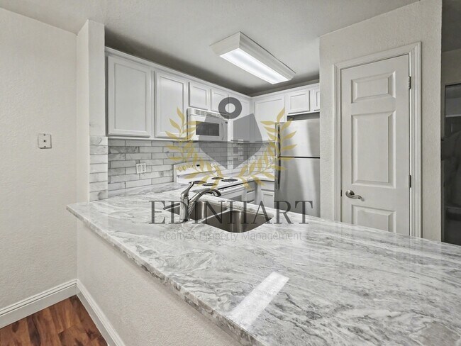 Foto del edificio - 2909 Huntington Blvd