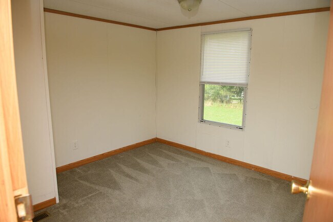 Foto del edificio - 416 E Steeple Chase Rd