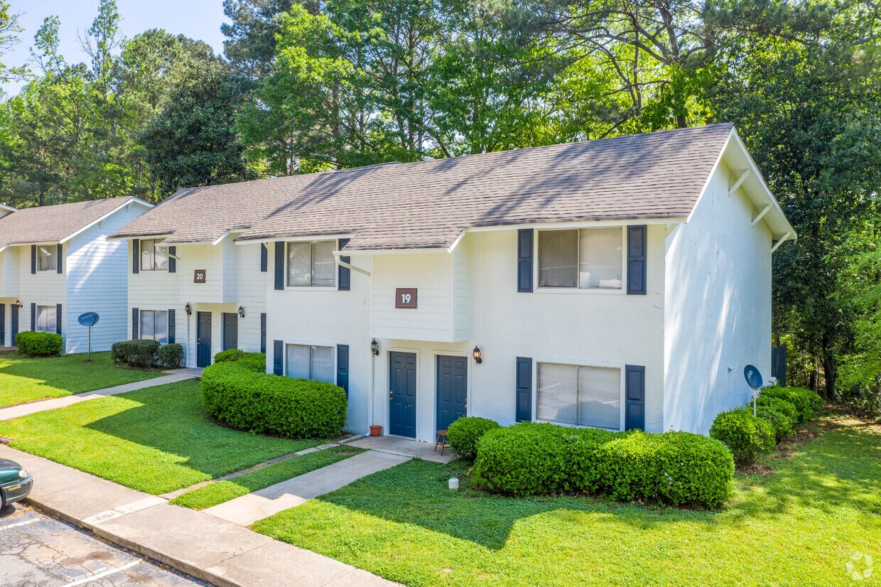 Pines Of Southlake Apartments Morrow, GA