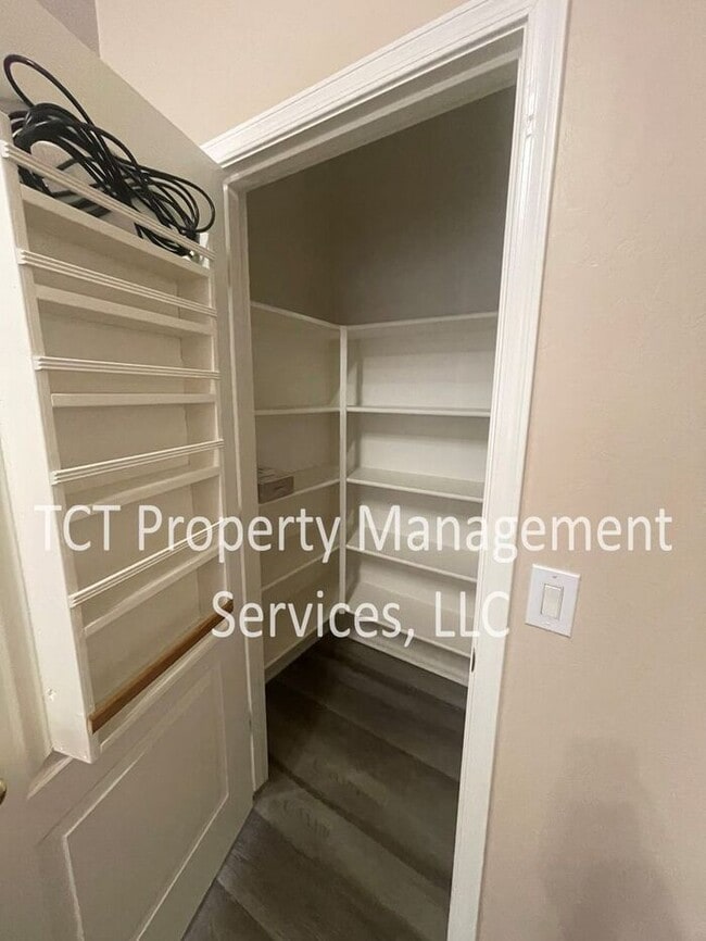 Foto del edificio - Active lifestyle Community in a Charming N...