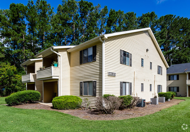 Building Photo - Colony Village