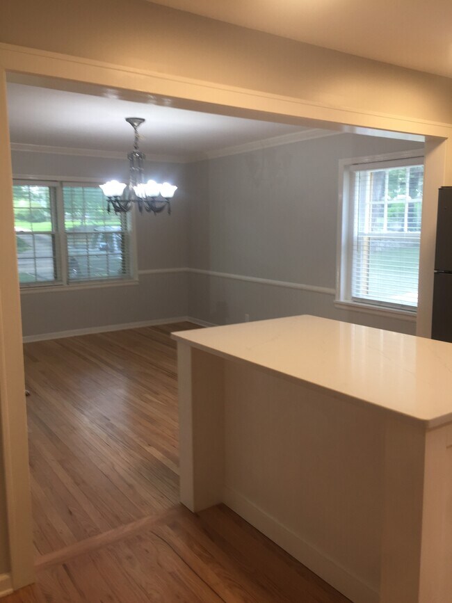Dining Room /Island - 6035 Oak St