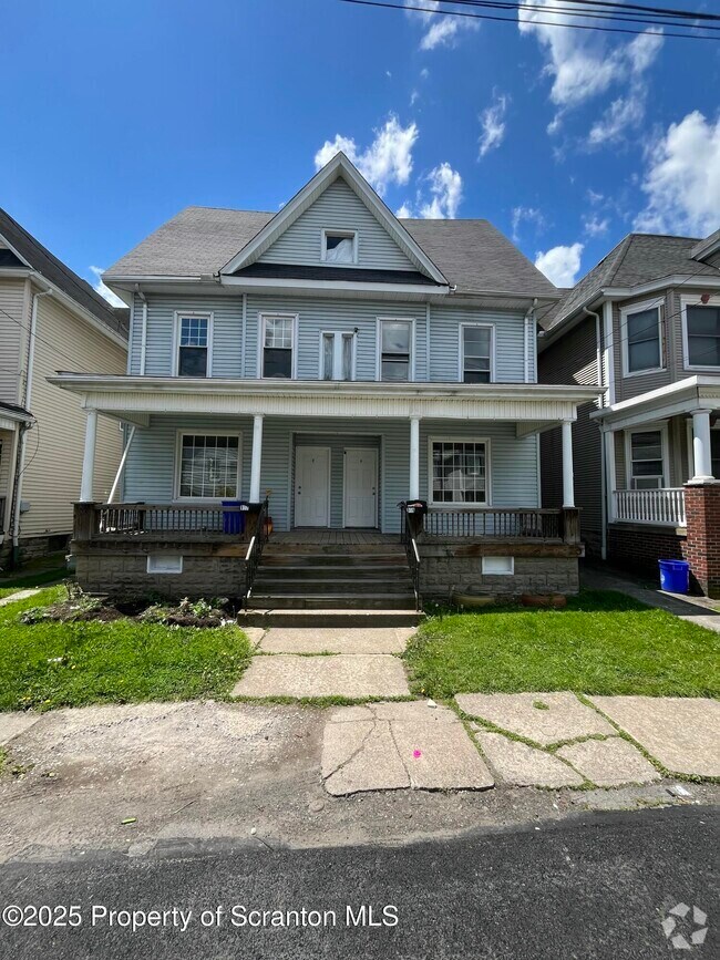 Building Photo - 919-919 W Elm St