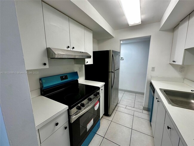 Building Photo - 8275 SW 152nd Ave