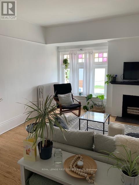 Building Photo - 9 Poyntz St