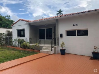 Building Photo - 2520 SW 22nd Terrace