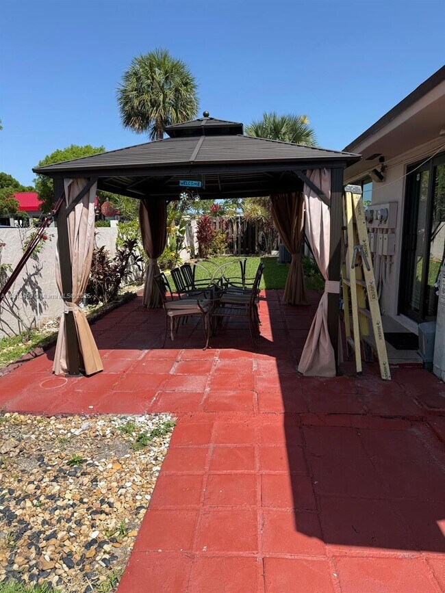 Foto del edificio - 2200 SW 122nd Ave