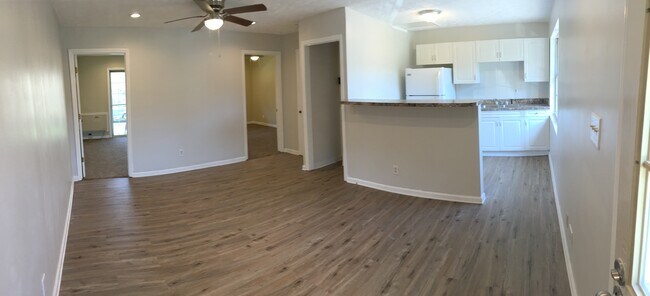 Foto del edificio - 5300 May Cir