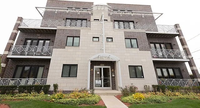 Building Photo - 2521 N 76th Ave