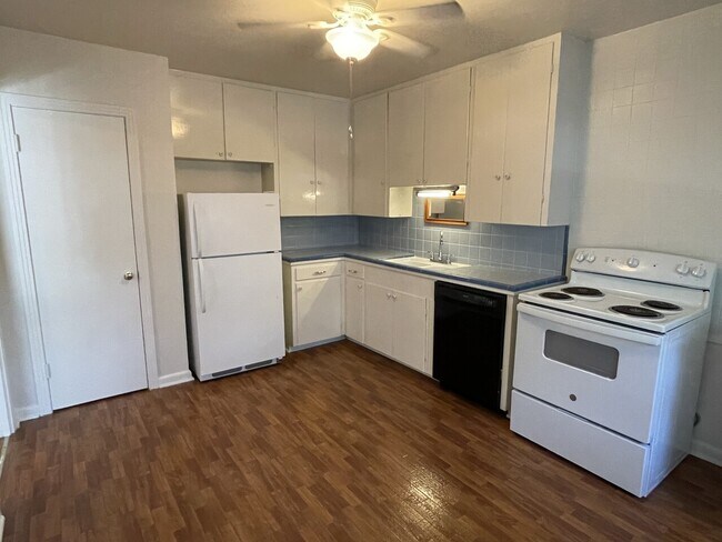 Building Photo - 417 W Gramercy 78212