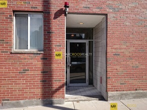 Building Photo - 360 Market St