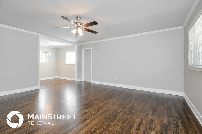 Foto del edificio - 7637 Ridge Tree Ln