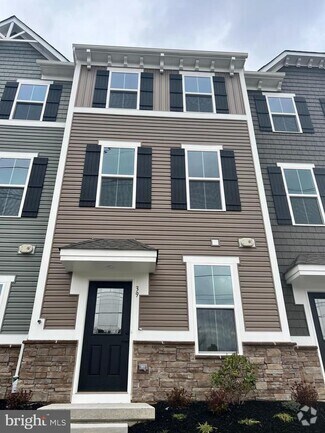 Building Photo - 39 Sidney Ln