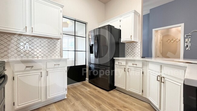 Building Photo - 5509 Cypress Dr