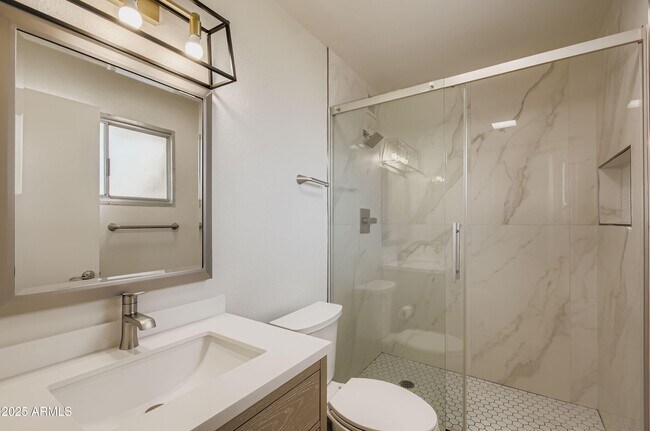 Foto del edificio - 8731 E Fairmount Ave