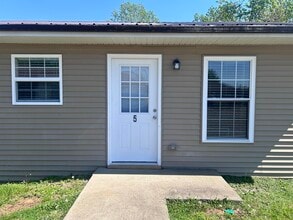 Building Photo - 108 Scott Dr