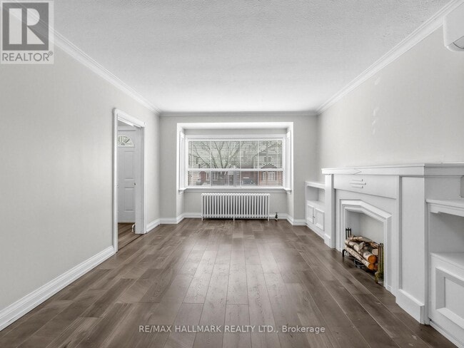 Building Photo - 18 Roblin Ave