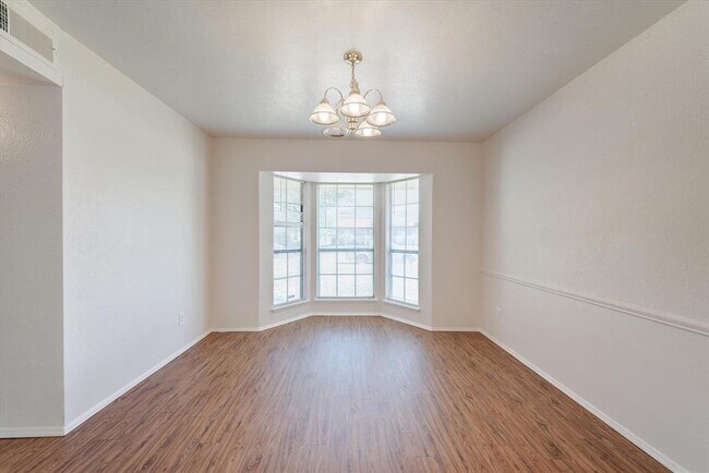 Building Photo - 443 McKinley St