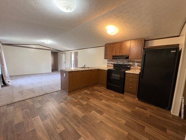 Foto del edificio - Nice 3 bedroom/2 bathroom mobile home located in Willow Oak Park in Keithville!