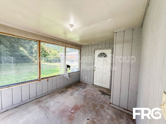 Building Photo - 105 Chesterfield Ct