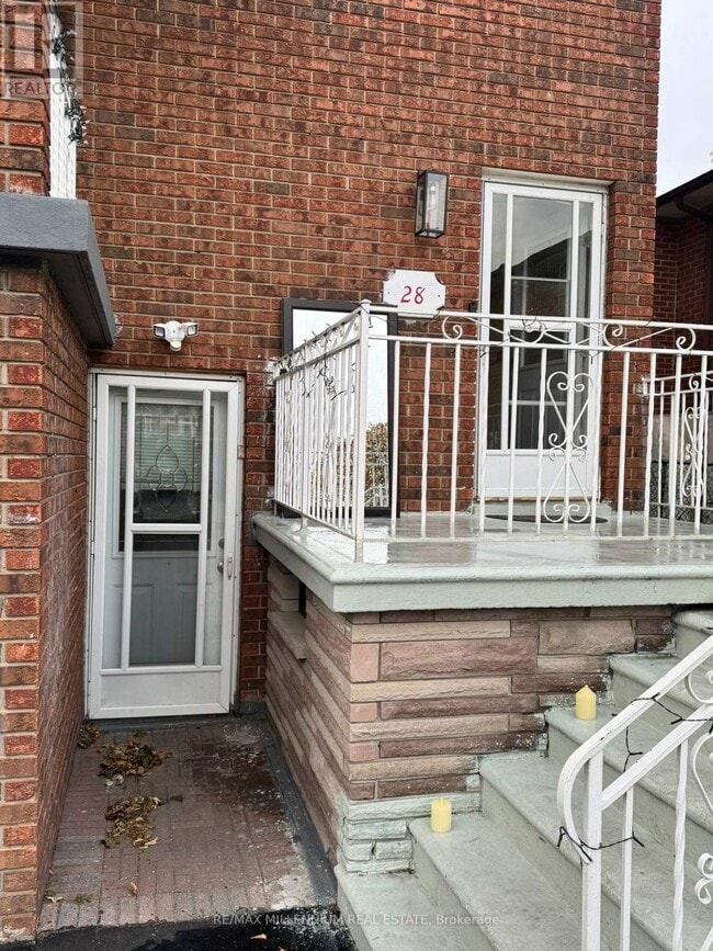 Building Photo - 28 Bramhall Ct