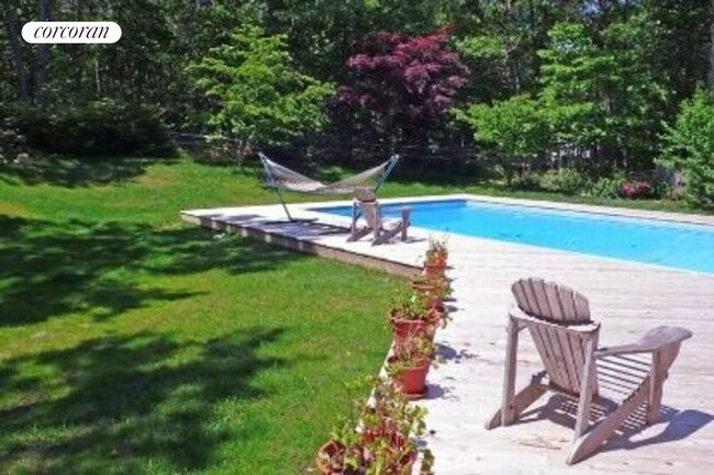 Foto del edificio - 497 Springs Fireplace Rd