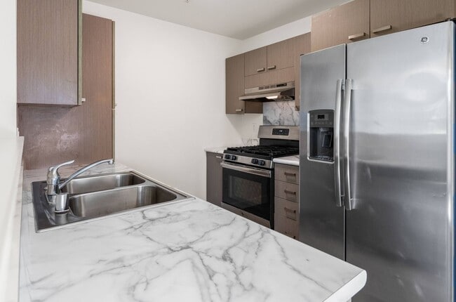 Building Photo - Unfurnished Modern 2 Bed/2 Bath - The Flats at Kamalani with Fenced in Yard