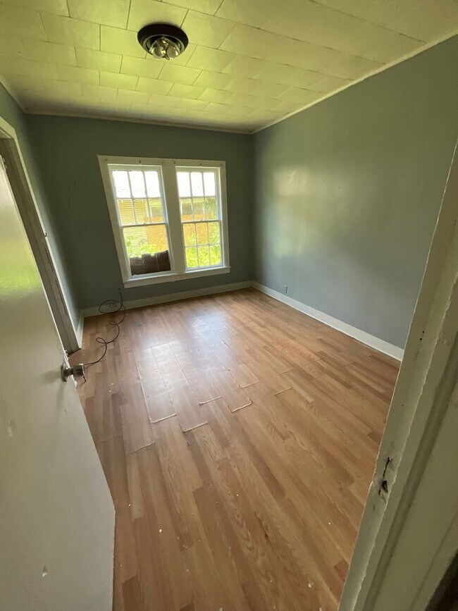 Foto del edificio - 5917 Lexington Ave