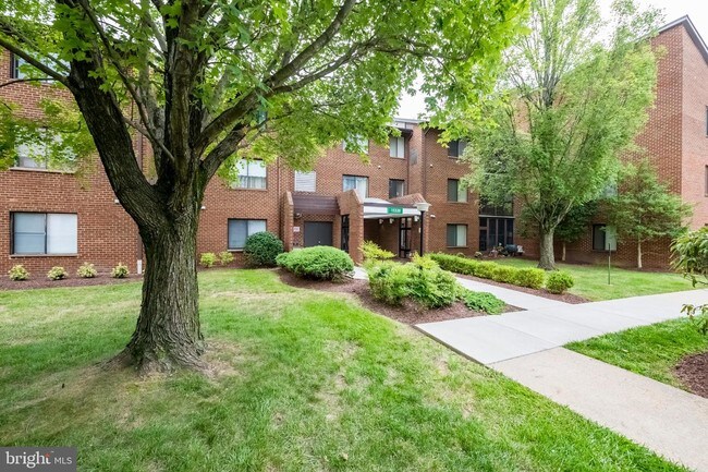 Building Photo - 15320 Pine Orchard Dr