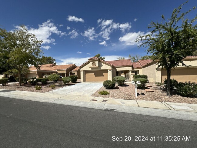 Foto del edificio - Charming Single-Story Home in Sun City Summerlin (55+ Community)!!