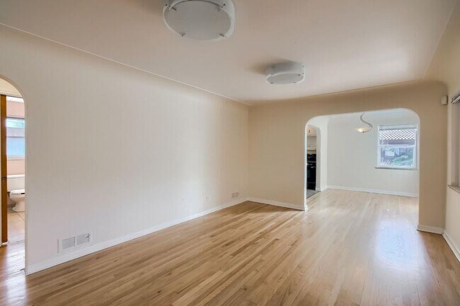 Building Photo - 1582 Winona Ct