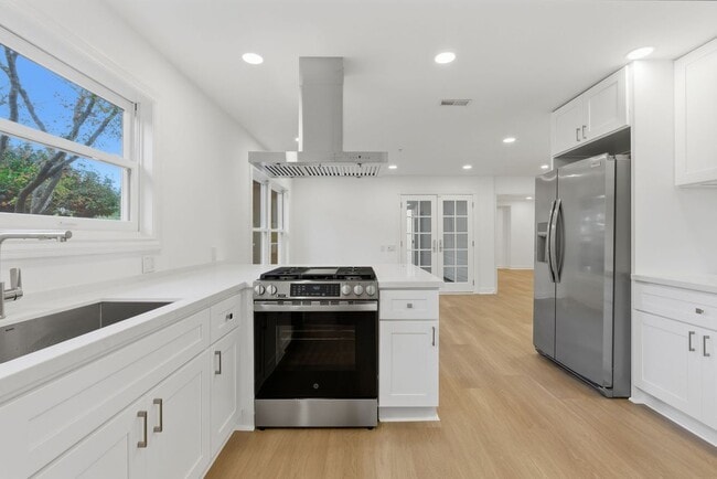 Foto del edificio - 309 Melrose Ave