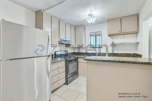 Foto del edificio - 4506 Saugus Ave