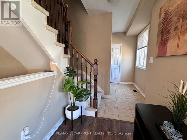 Building Photo - 3112 Cornell Cmn