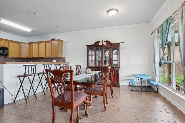Building Photo - 3BR/2BA home in Denham Springs!