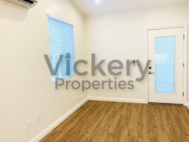 Foto del edificio - 71 Meadow View Rd